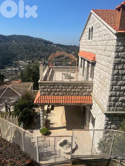 L20879 - A Lebanese House For Sale in Khenchara