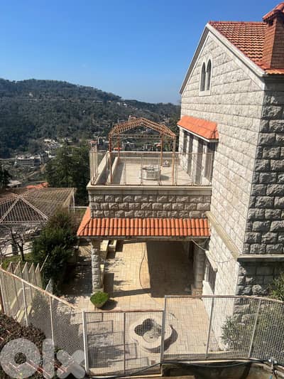L20880 - A Lebanese House For Rent in Khenchara