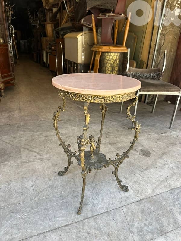 Frensh bronze round marble top table salon 70cmx45cm 250$ 3