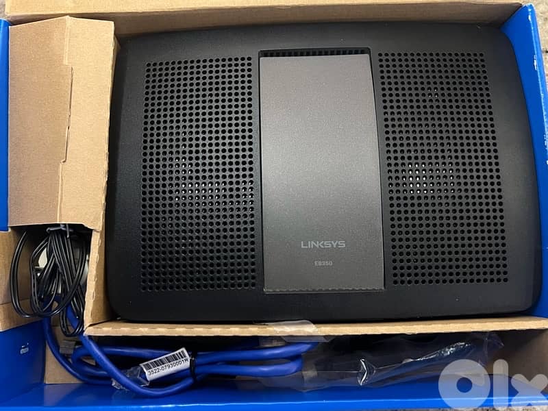 Linksys AC2400 Dual Band WiFi Router 2
