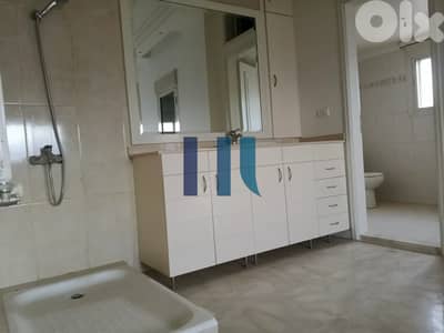 villa for sale in Sawfar, Aley