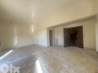 Office For sale in Baabda MQOA35