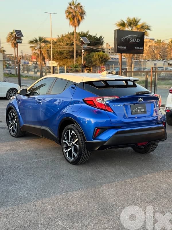 Toyota C-HR 2018 xle premuim 0