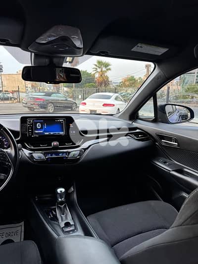 Toyota C-HR 2018 xle premuim