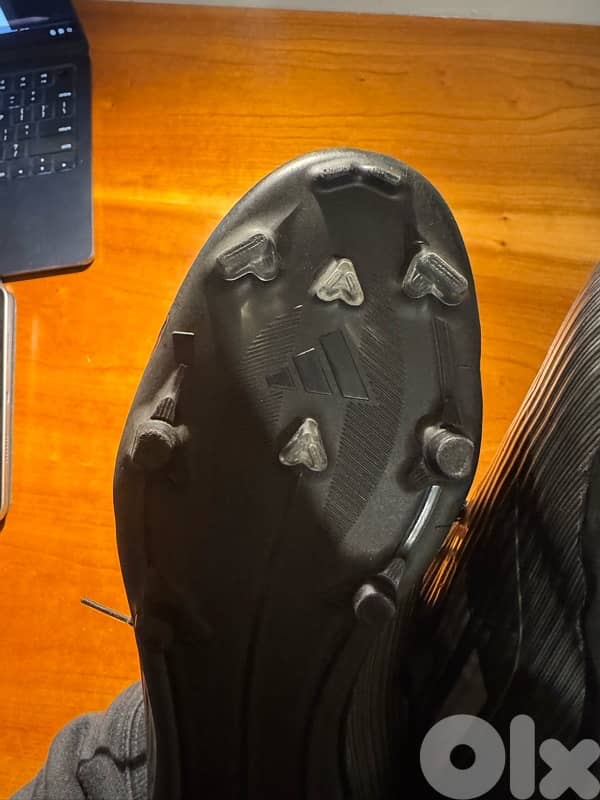 Adidas F50 football shoes black and gold 3