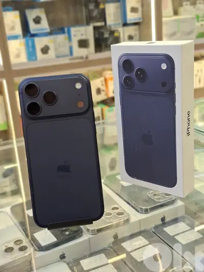 Used like new iphone 17 pro max 256 gb blue [E-Sim]