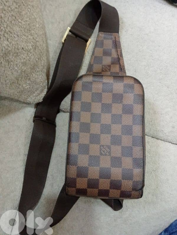 Louis Vuitton sling bag ( Rare ) 0