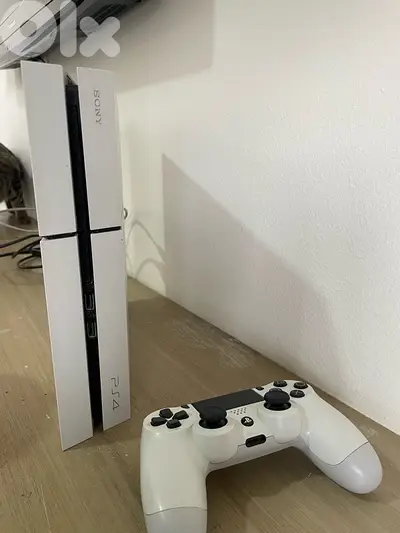 Playstation 4 (software 11.00 with jailbreak unlimited games)