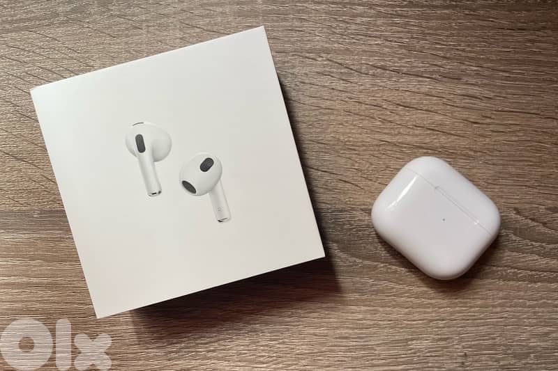 Original apple AirPods 3 with magsafe case 0