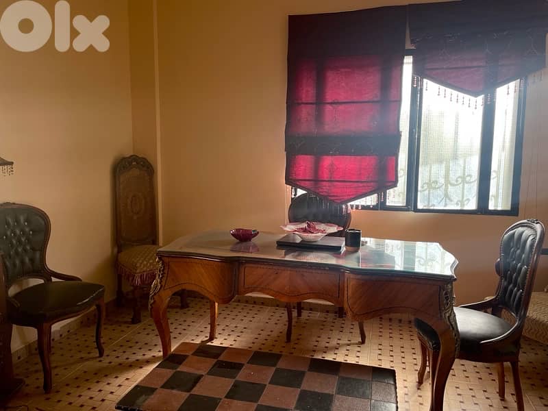 Vinatge classic library room 4