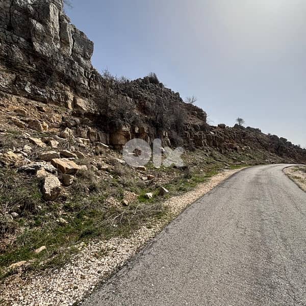 1500 Sqm Land in Faqra 0