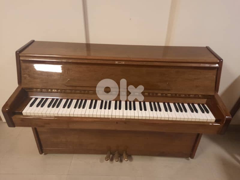 Vintage Piano 0