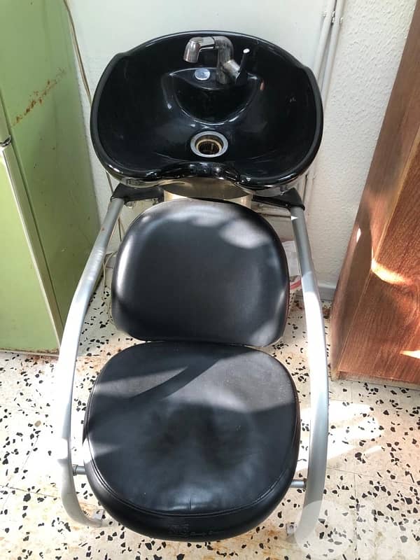 shampoo chair 0