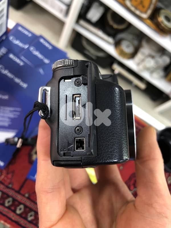 Vintage Sony Cyber-Shot Camera 6