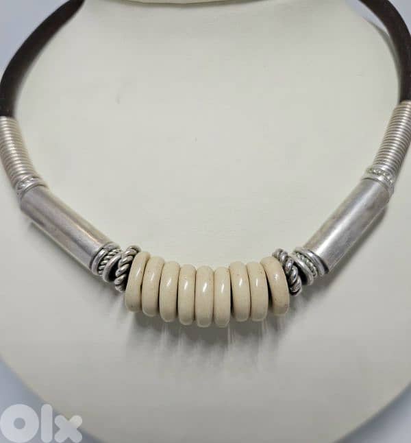 25$ vintage bone off white & silver tone necklace & bracelet 0