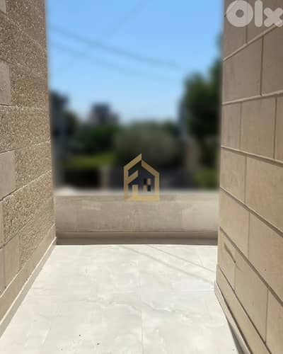 Apartment for sale in Ballouneh GH322 شقة  للبيع في بلونة