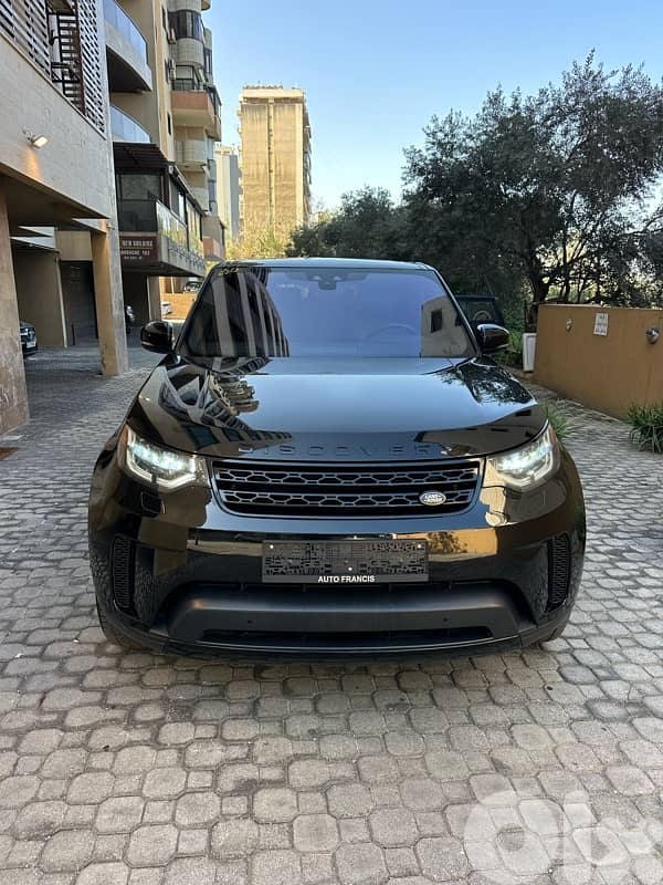 Land Rover Discovery 2019 black on black (clean carfax) 0
