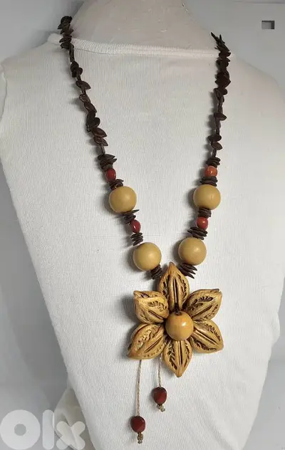 10$ Vintage Flower Wood Seed Brown Yellow Boho