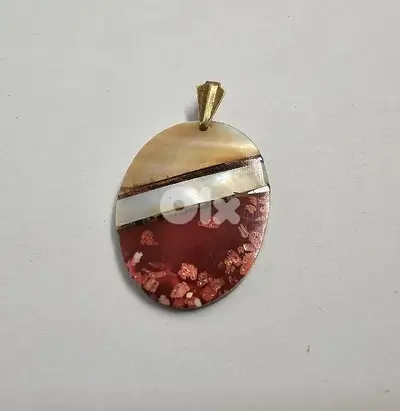 6$ small mother-of-pearl, red resin & crushed shell inlay pendant