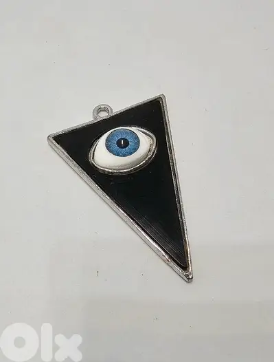 5$ triangle-shaped pendant features a realistic blue eye