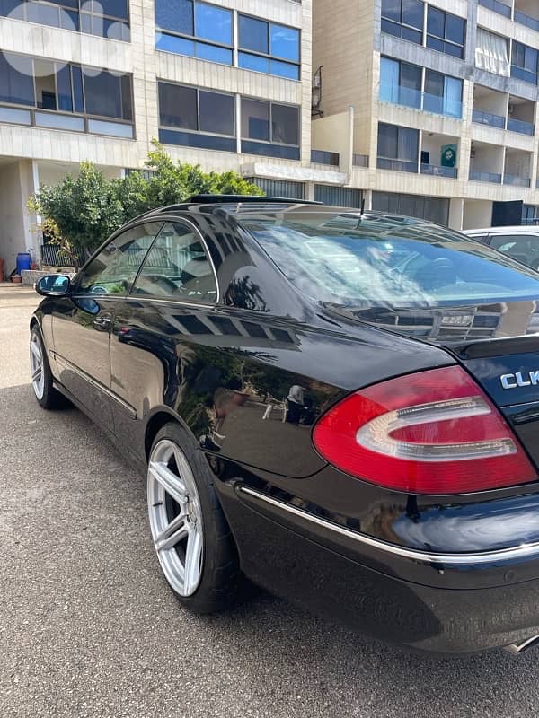 Mercedes-Benz CLK-Class 320 2003 0