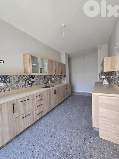 Apartment for sale in Ain el Remmaneh شقة للبيع في عين الرمانة
