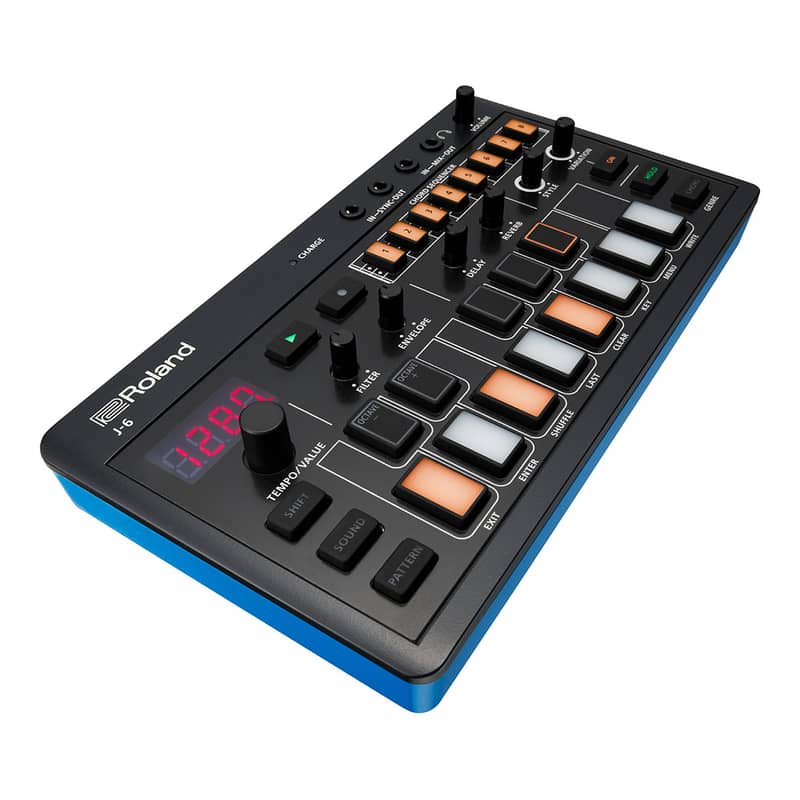 Roland AIRA J-6 Chord Synthesizer 2
