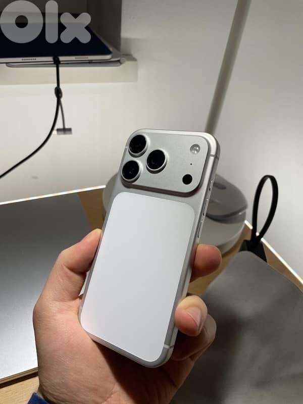Iphone X 256gb looks like Iphone 17 pro 0