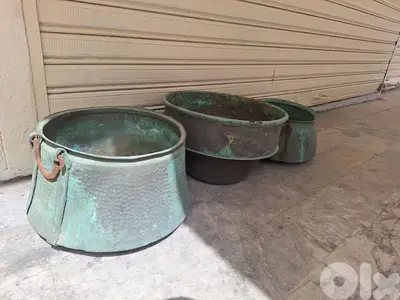 طنجرة نحاس احمر انتيك قديم يوجد ٣ قطع مختلفة