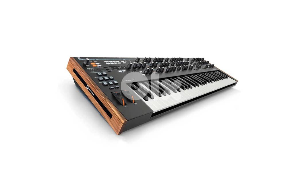 Novation Summit Synthesizer 0