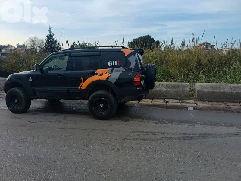 Mitsubishi Montero 2001 0