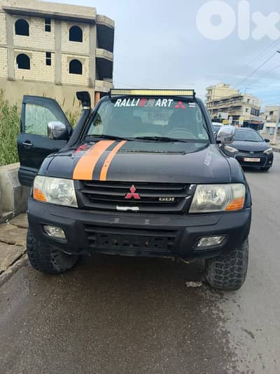 Mitsubishi Montero 2001
