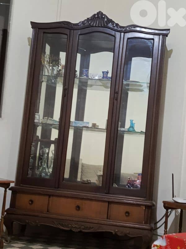 vitrine khashab adim 0