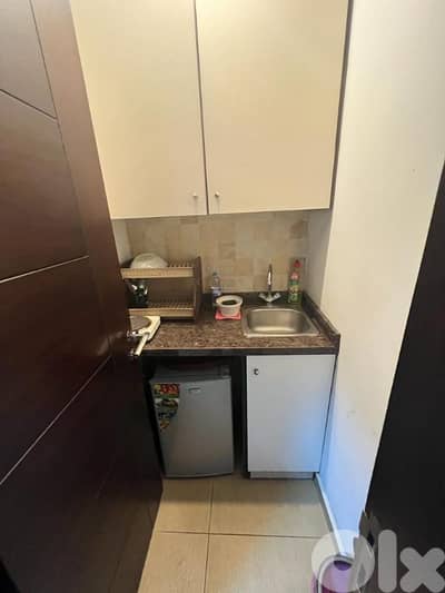 Office fully furnished in Badaro for rent مكتب مفروش للإيجار في بدارو