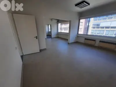 Office for rent in Badaro مكتب للإيجار في بدارو