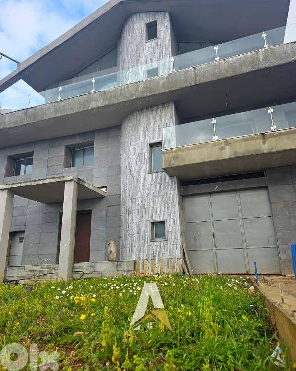900 SQM Villa In Bikfaya With Sea & City View 0