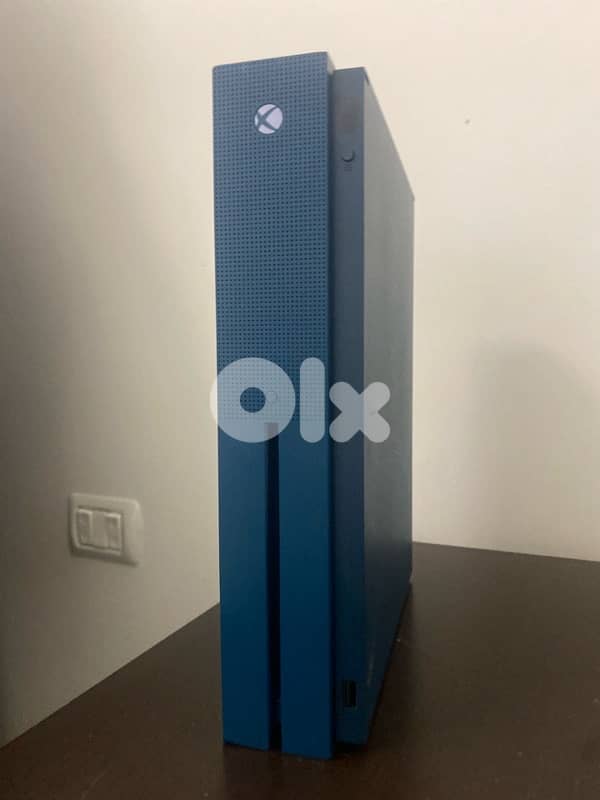 Xbox One S Deep Blue original controller + 2 disk very clean like new 0