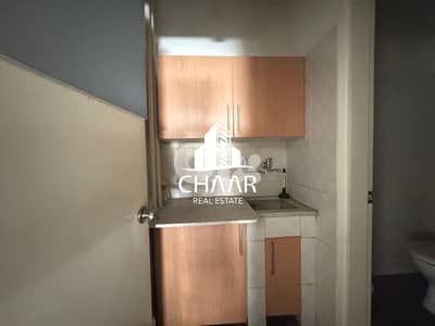 Office for Rent in Karantina - مكتب للايجار في كرنتينا - #R3121