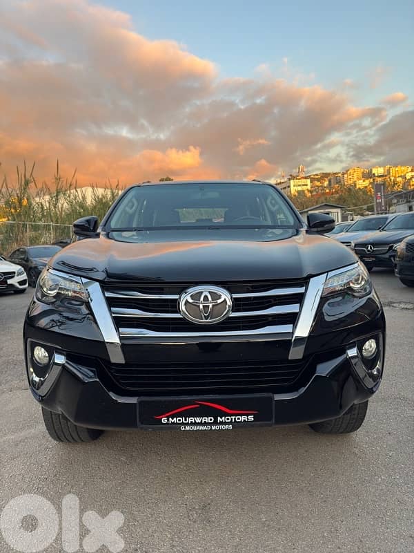 Toyota Fortuner SR5  V6  2018! Company Source Like Newww!!! 0