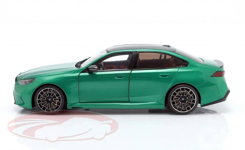 BMW M5 (G90) 2025 diecast car model 1;18 2