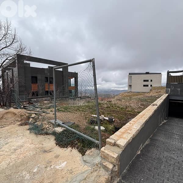 685 Sqm Land in Faqra 0