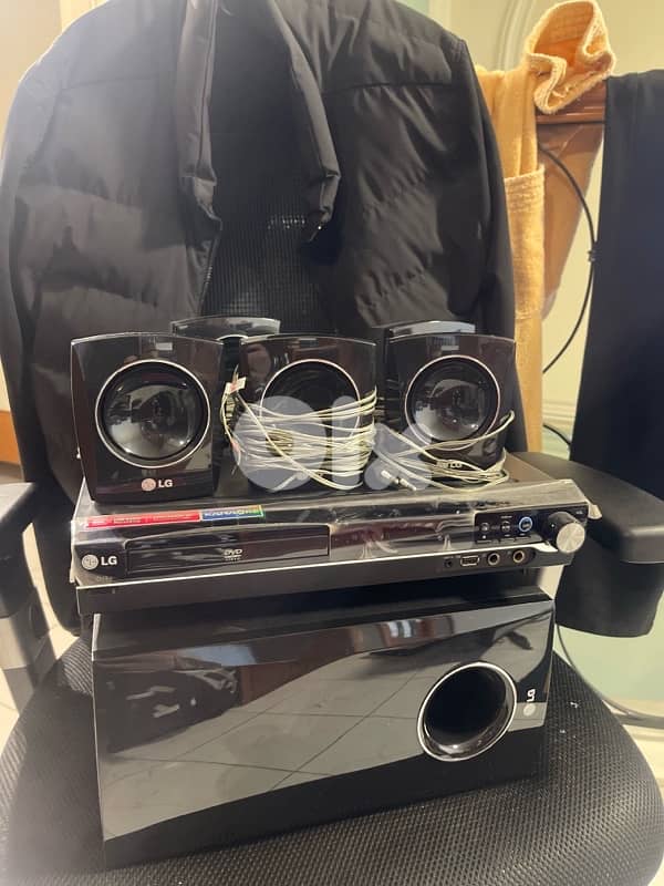 LG Home Theater 5.1 Surround System (Like New Condition) 0