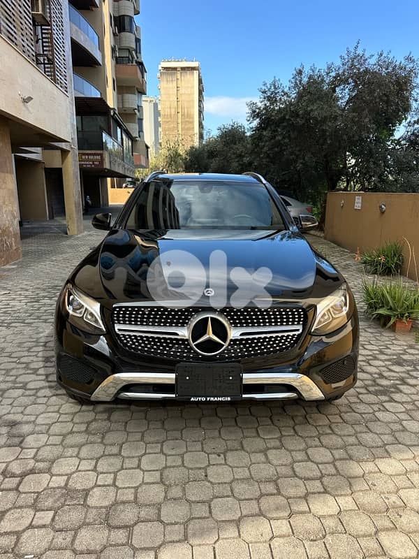 Mercedes GLC 300 4matic 2018 black on black (clean carfax-73000 miles) 0
