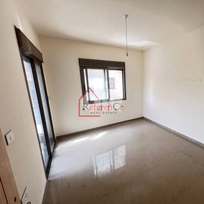 Prime location apartment in Halat شقة في موقع متميز في حالات