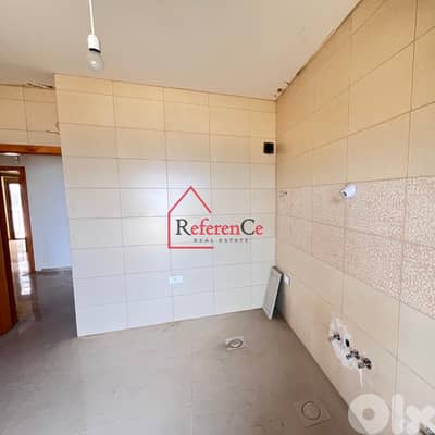 Prime location apartment in Halat شقة في موقع متميز في حالات