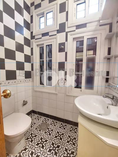 Vintage sea view Apartment at Downtown