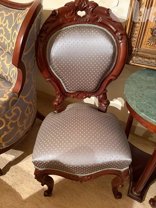 Salon Français de style Louis Philippe en bois sculpté 3