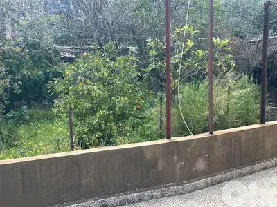 520m land zone 30/90 four floors building Kfarchima Baabda