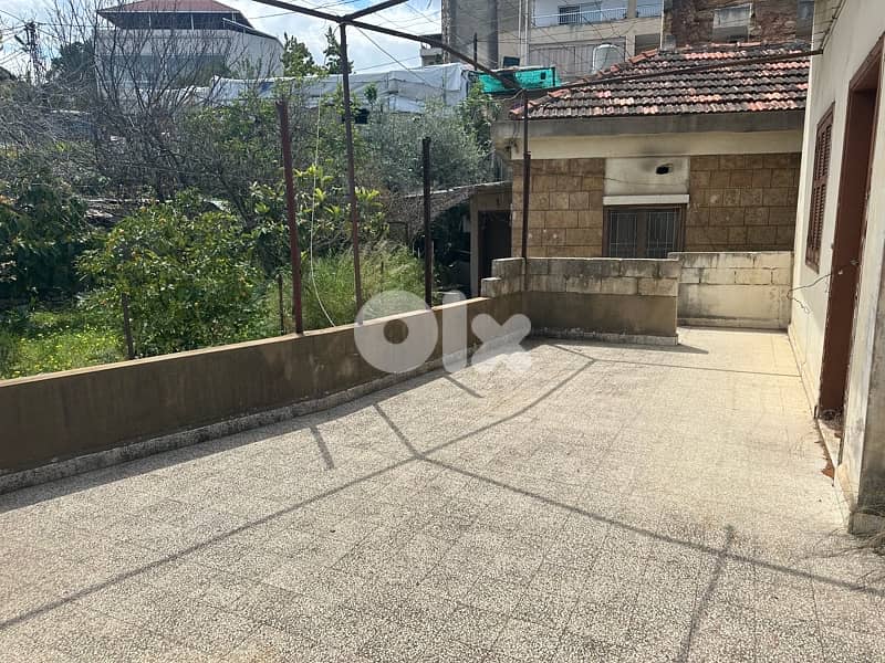 520m land zone 30/90 four floors building Kfarchima Baabda 2