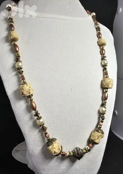10$ vintage beaded necklace,